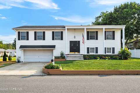 19 Elm Street, Beachwood, NJ 08722
