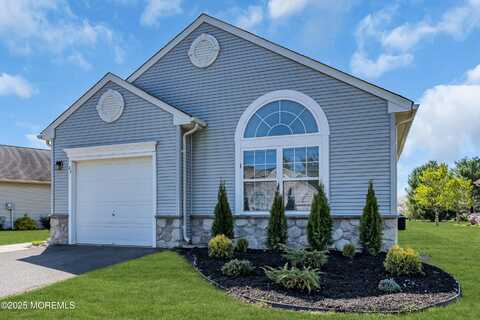 43 Saxony Circle, Manchester, NJ 08759