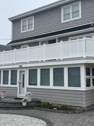 3 Newark Avenue, Lavallette, NJ 08735