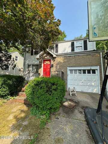 540 W 7th Avenue, Roselle, NJ 07203