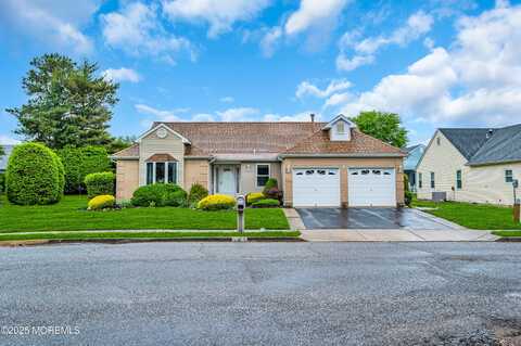4 Blyth Court, Toms River, NJ 08757