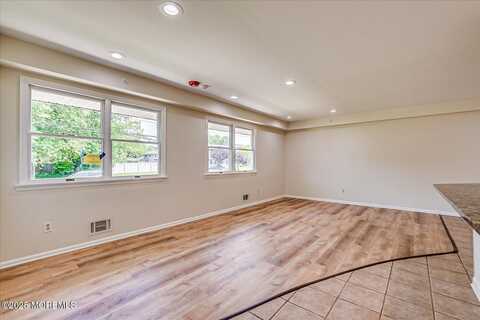 44 Oak Terrace, Howell, NJ 07731