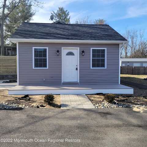 16 Lasatta Avenue, Englishtown, NJ 07726