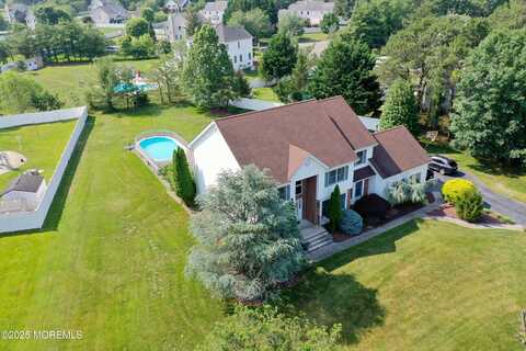 5 Samantha Drive, Monroe, NJ 08831