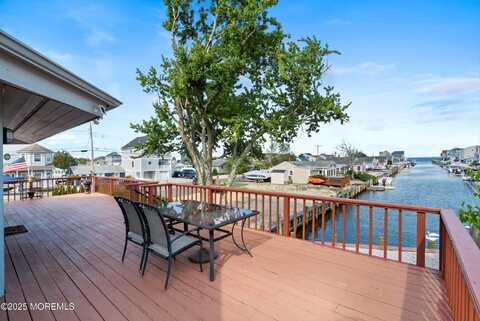 1025 Bayview Avenue, Bayville, NJ 08721