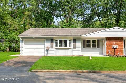 5 Oregon Drive, Whiting, NJ 08759