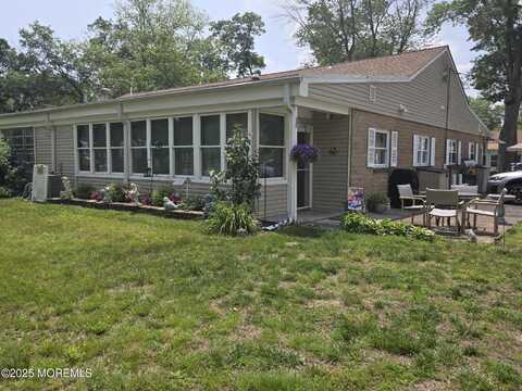 18 Cedar Street, Toms River, NJ 08755
