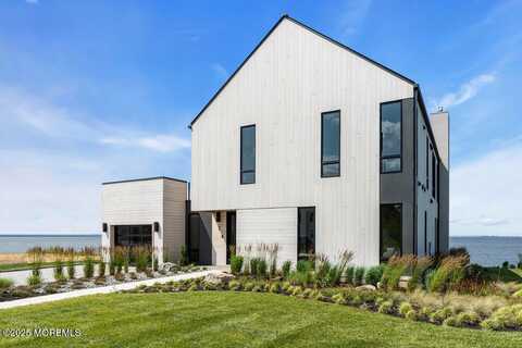2 Brant Drive, Atlantic Highlands, NJ 07716
