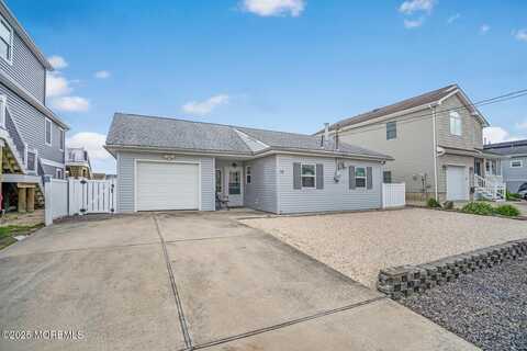 13 Lake Superior Drive, Little Egg Harbor, NJ 08087