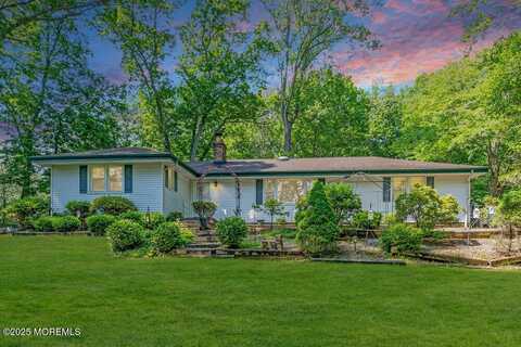 7 E Parkway Place, Holmdel, NJ 07733