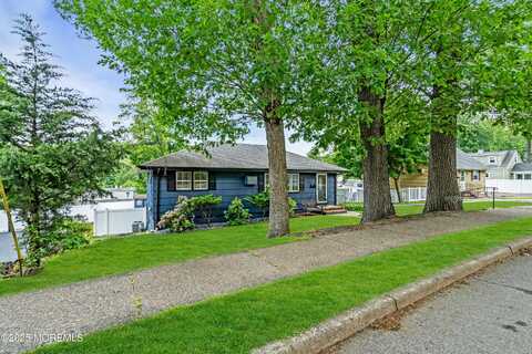 47 Knolls Road, Bloomingdale, NJ 07403