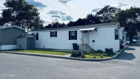 6 Monique Circle, Hazlet, NJ 07730