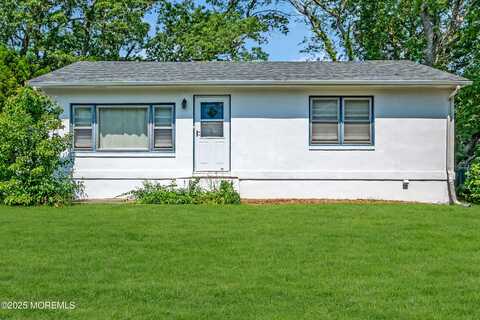 922 Briar Avenue, Toms River, NJ 08753