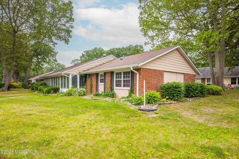 111 Edinburgh Lane, Lakewood, NJ 08701