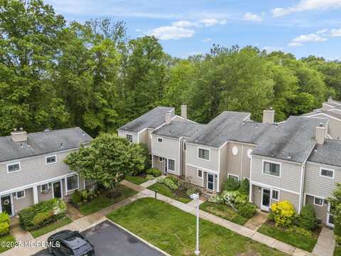 8 Fern Court, Tinton Falls, NJ 07724