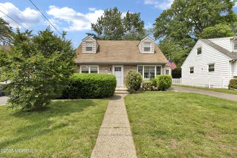 207 New York Avenue, Bergenfield, NJ 07621