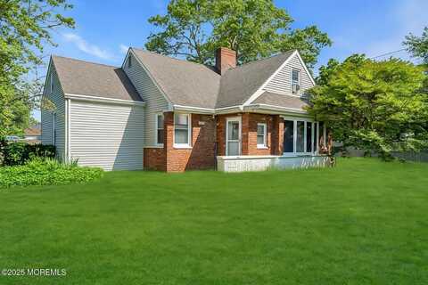 236 Longboat Avenue, Beachwood, NJ 08722