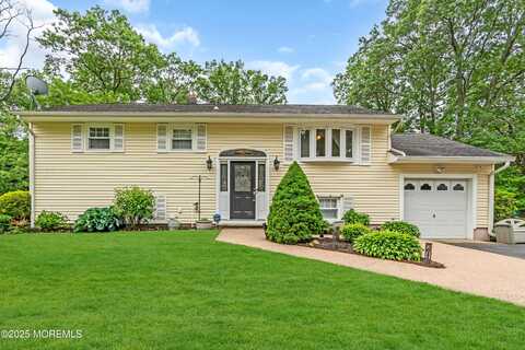 50 Darien Road, Howell, NJ 07731