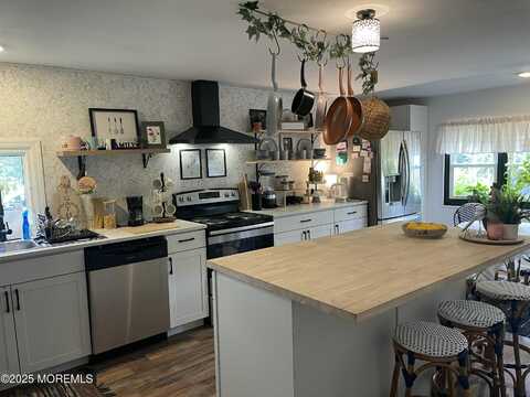 45 Cathy Court, Jackson, NJ 08527