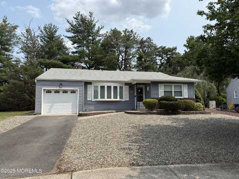 37 Brookfield Court, Toms River, NJ 08757