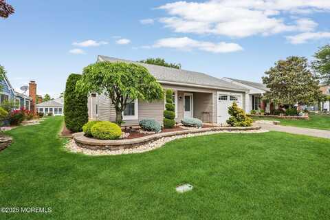 10 Weybridge Place, Manchester, NJ 08759