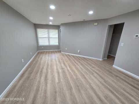 73 Des Moines Court, Tinton Falls, NJ 07712