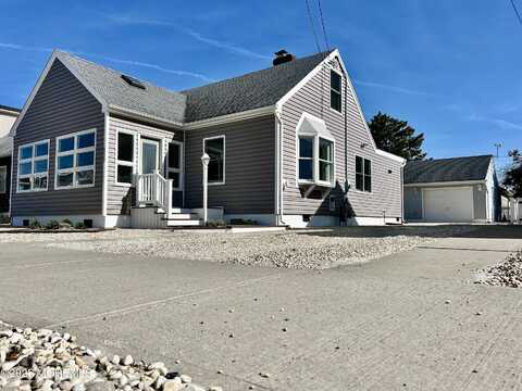 127 8th Avenue, Seaside Park, NJ 08752