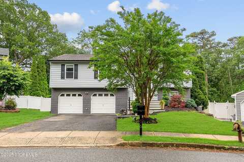 16 Lamp Post Court, Howell, NJ 07731
