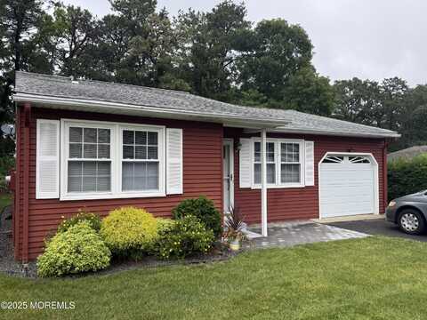 38 Chelsea Drive, Whiting, NJ 08759