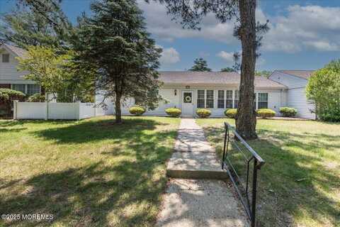 648 Pulham Court, Manchester, NJ 08759
