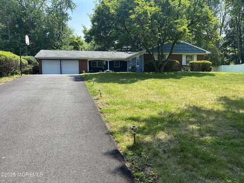 42 Livingston Lane, Manalapan, NJ 07726