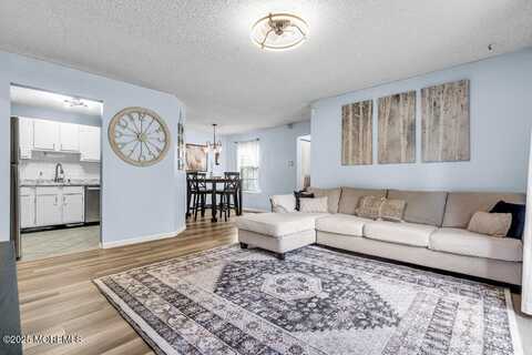 305 Daisy Court, Jackson, NJ 08527