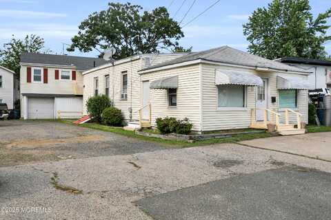 289 Port Monmouth Road, North Middletown, NJ 07748