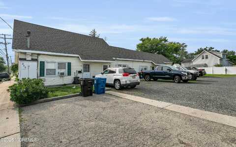 undefined, North Middletown, NJ 07748