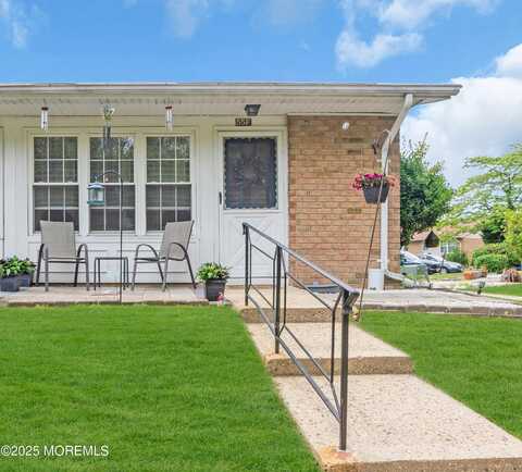 55f Edinburgh Lane, Manchester, NJ 08759