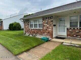 4 Florida Court, Matawan, NJ 07747
