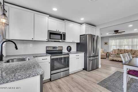 14b Yorkshire Court, Manchester, NJ 08759