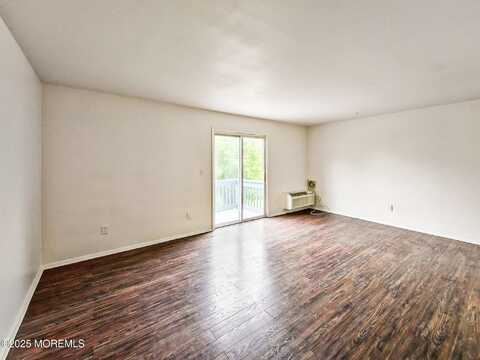 20 Delar Parkway, Franklin Park, NJ 08823