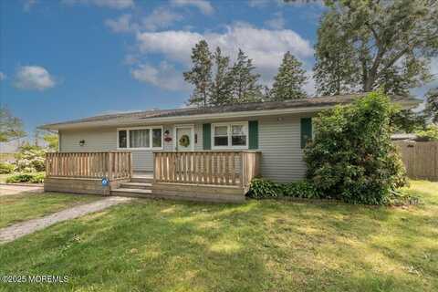 40 Dockage Road, Bayville, NJ 08721