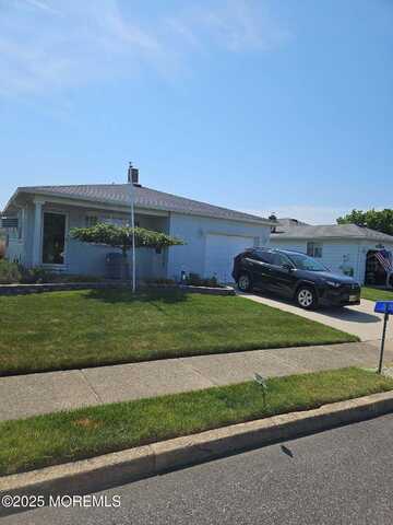 27 Maracaibo Place, Toms River, NJ 08757