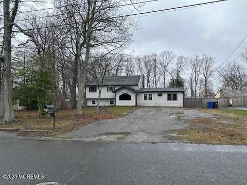1720 Mohawk Drive, Toms River, NJ 08753