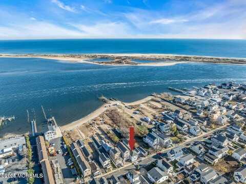 48 5th Street, Highlands, NJ 07732