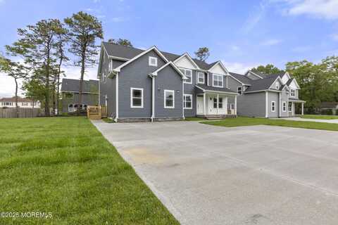 801 Commonwealth Boulevard, Toms River, NJ 08757