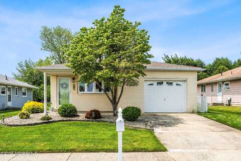4 Valencia Street, Toms River, NJ 08757