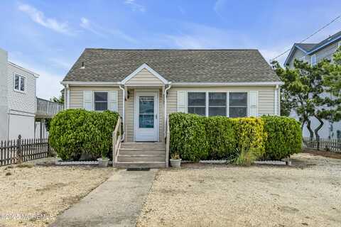 37 N 4th Street, Surf City, NJ 08008