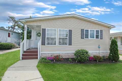 25 Pine Ridge Boulevard, Whiting, NJ 08759