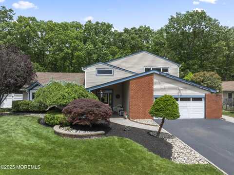 28 Sugarbush Road, Howell, NJ 07731