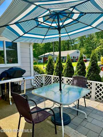 16 B Robin Street, Manchester, NJ 08759