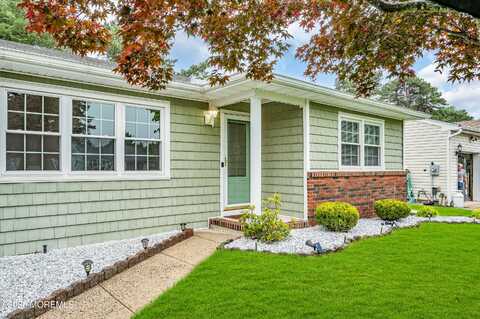 11 Sheepshead Drive, Toms River, NJ 08757