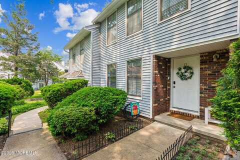 12 Barnes Lane, Toms River, NJ 08753